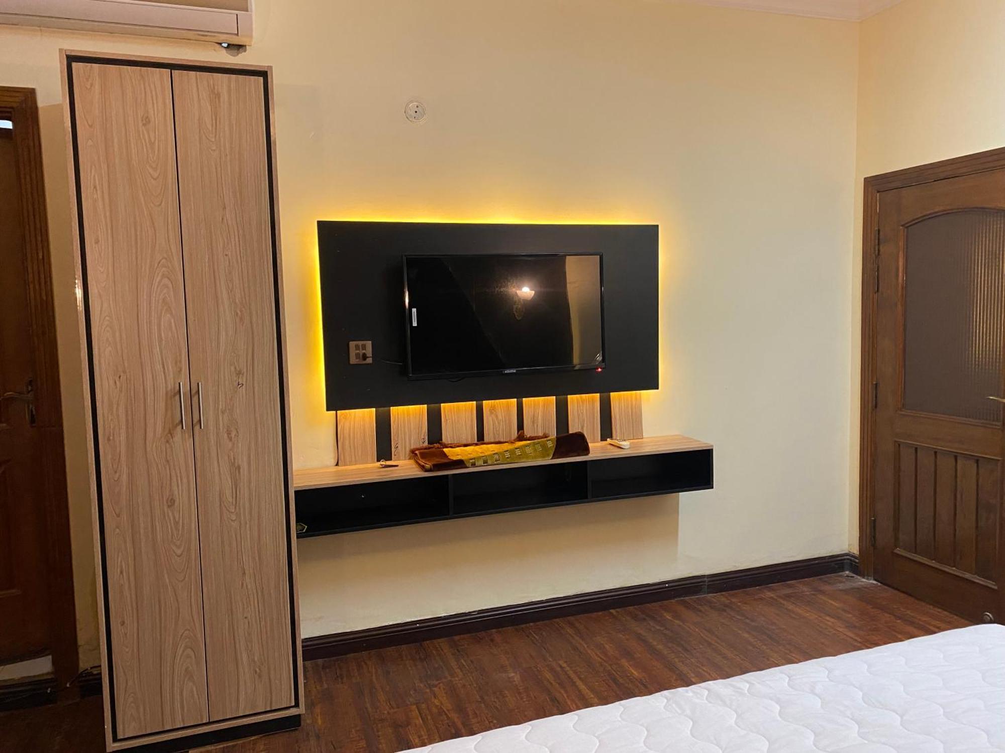 Orbit Residency F-7 Hotel Islamabad Ngoại thất bức ảnh
