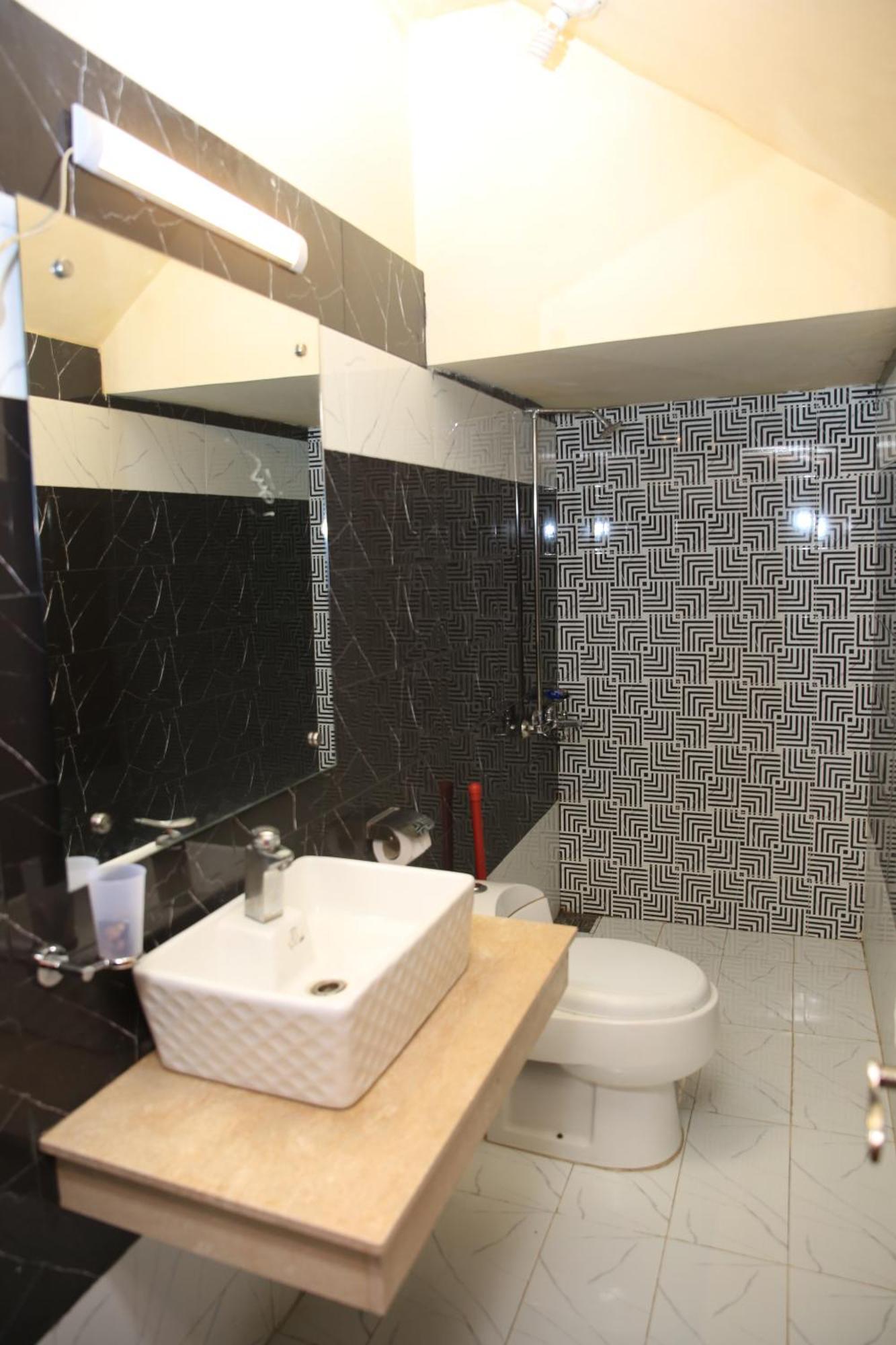 Orbit Residency F-7 Hotel Islamabad Ngoại thất bức ảnh